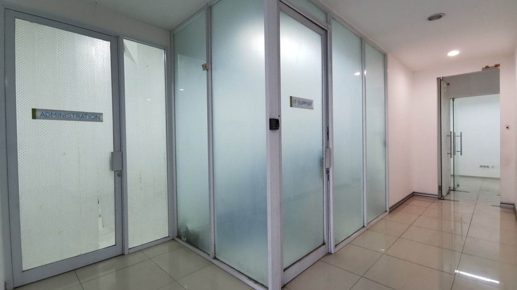 Ruko Hoek Kirana Boutique Office, Kelapa Gading