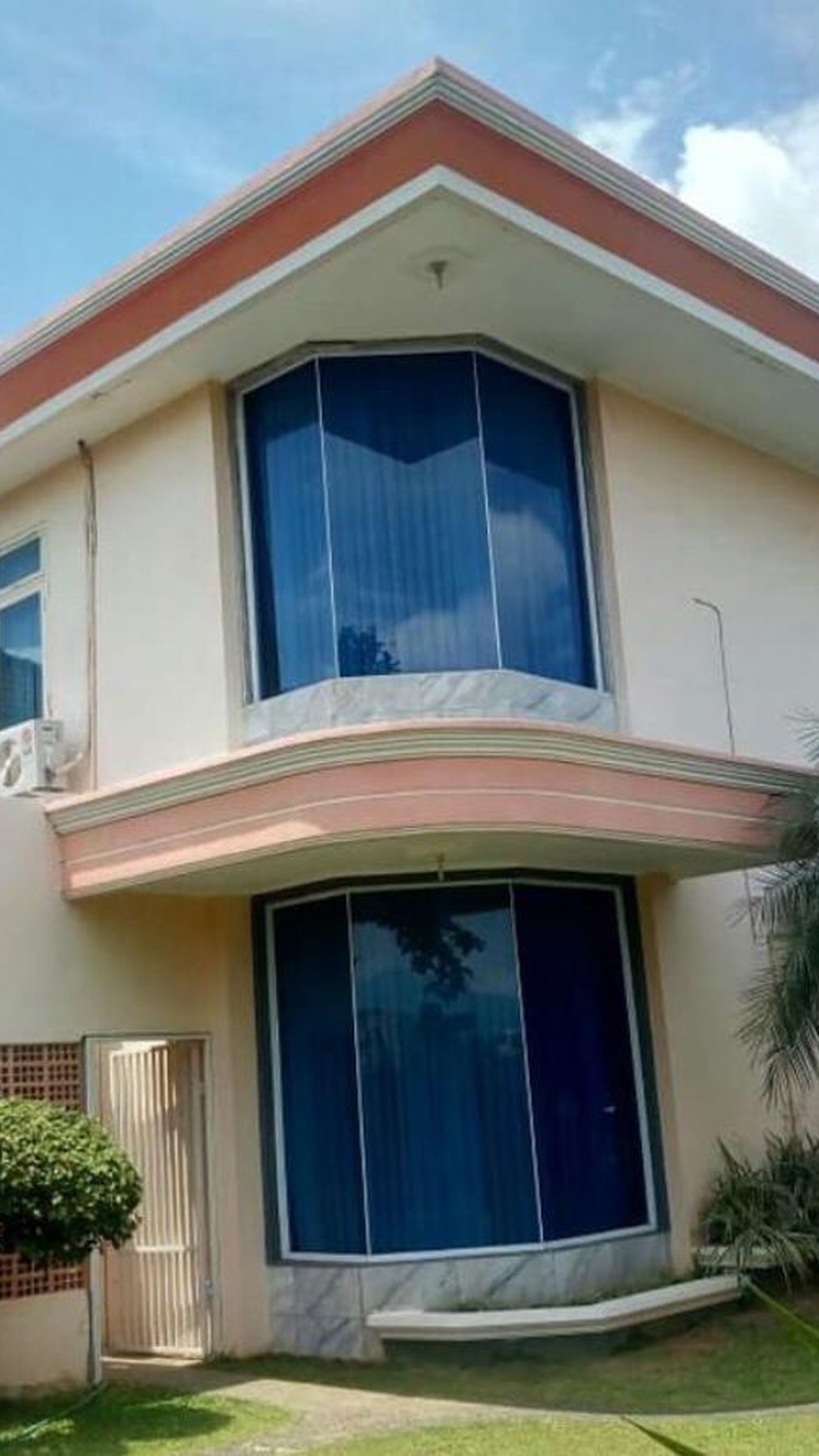 Rumah dua lantai view laut Jln. Cipto Mangunkusumo Teluk Betung Utara Bandarlampung