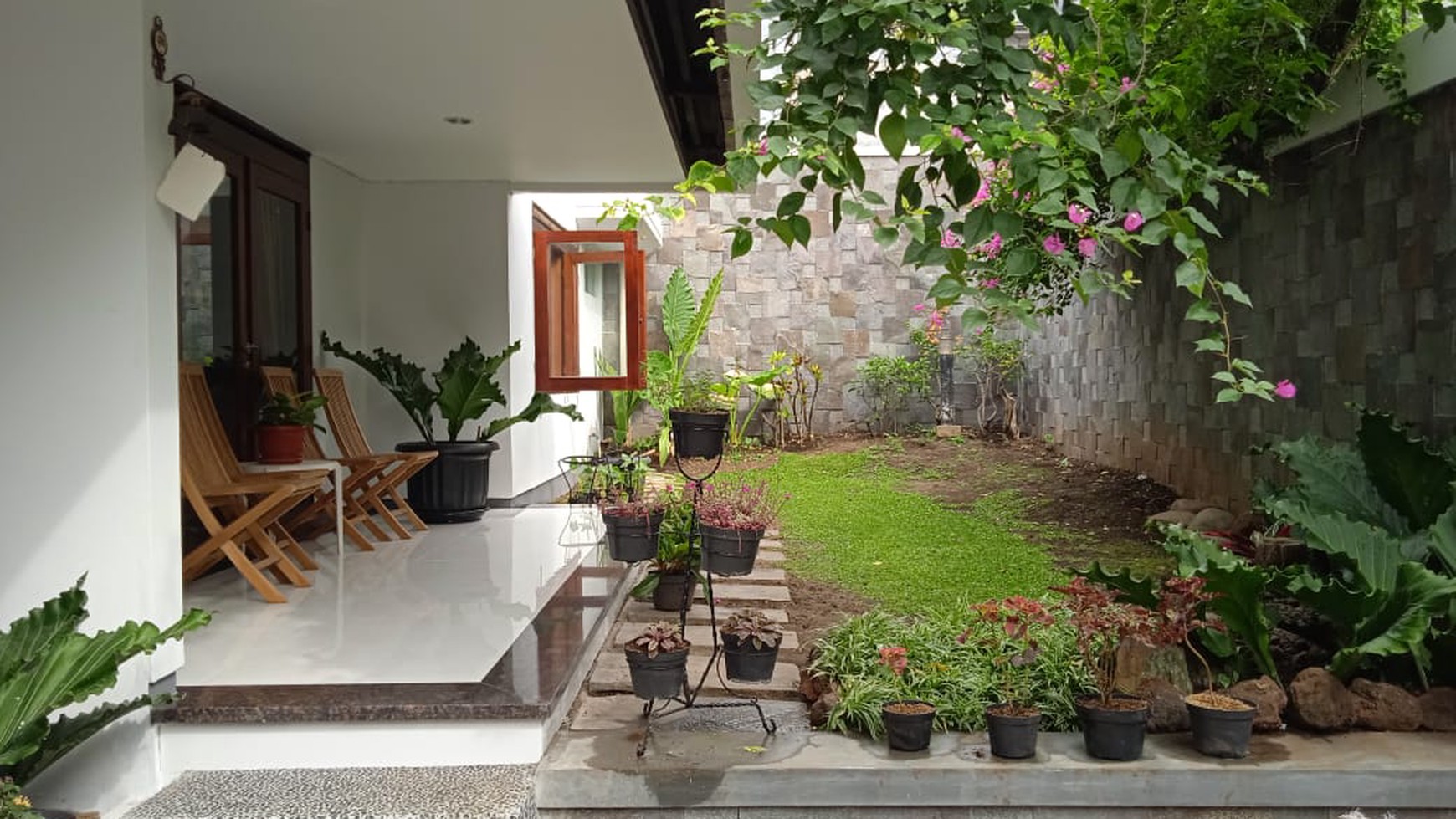 Rumah Lux Siap Huni di Bandung Utara, Budisari