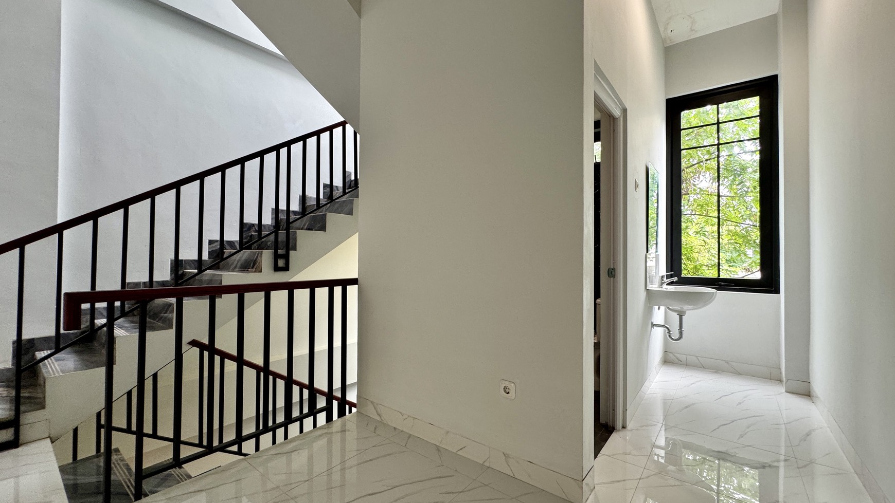Dijual Ruko di Jalan Setia Warga Jelambar Baru, Jakarta Barat