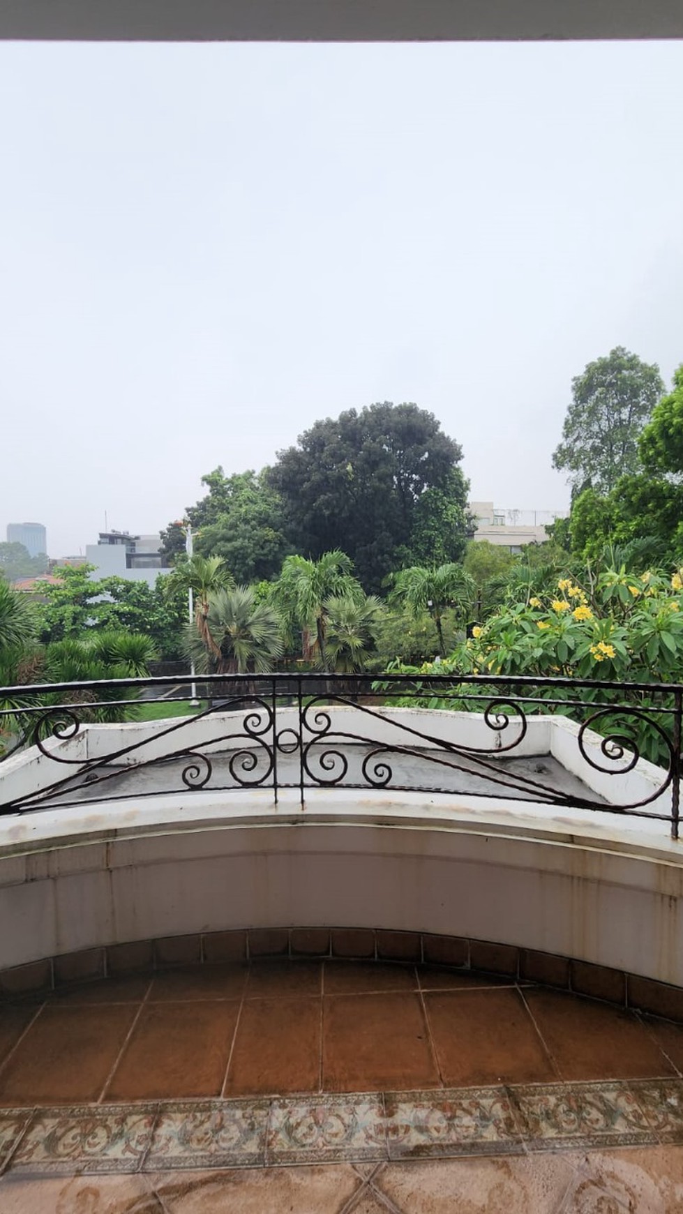 Turun Harga Siap Huni Rumah Mewah Lama Ada Swimming Pool Besar di Pondok Indah Jakarta Selatan