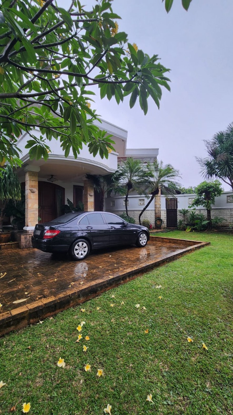 Turun Harga Siap Huni Rumah Mewah Lama Ada Swimming Pool Besar di Pondok Indah Jakarta Selatan