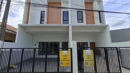Rumah Baru Modern 2 Lantai - Nyaman, Siap Huni di Lubang Buaya, Cipayung - Jakarta Timur