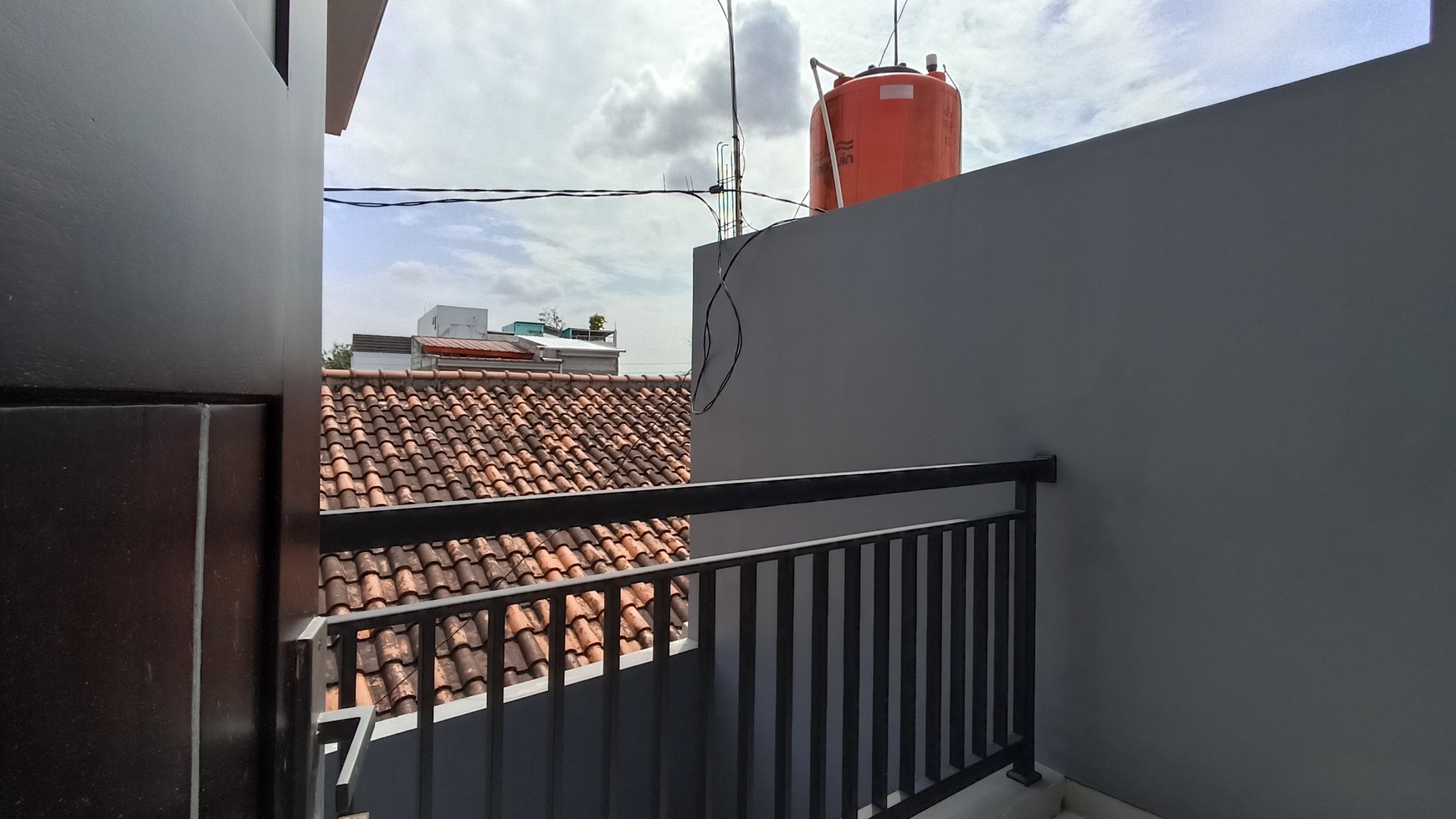 Rumah Baru Modern 2 Lantai - Nyaman, Siap Huni di Lubang Buaya, Cipayung - Jakarta Timur