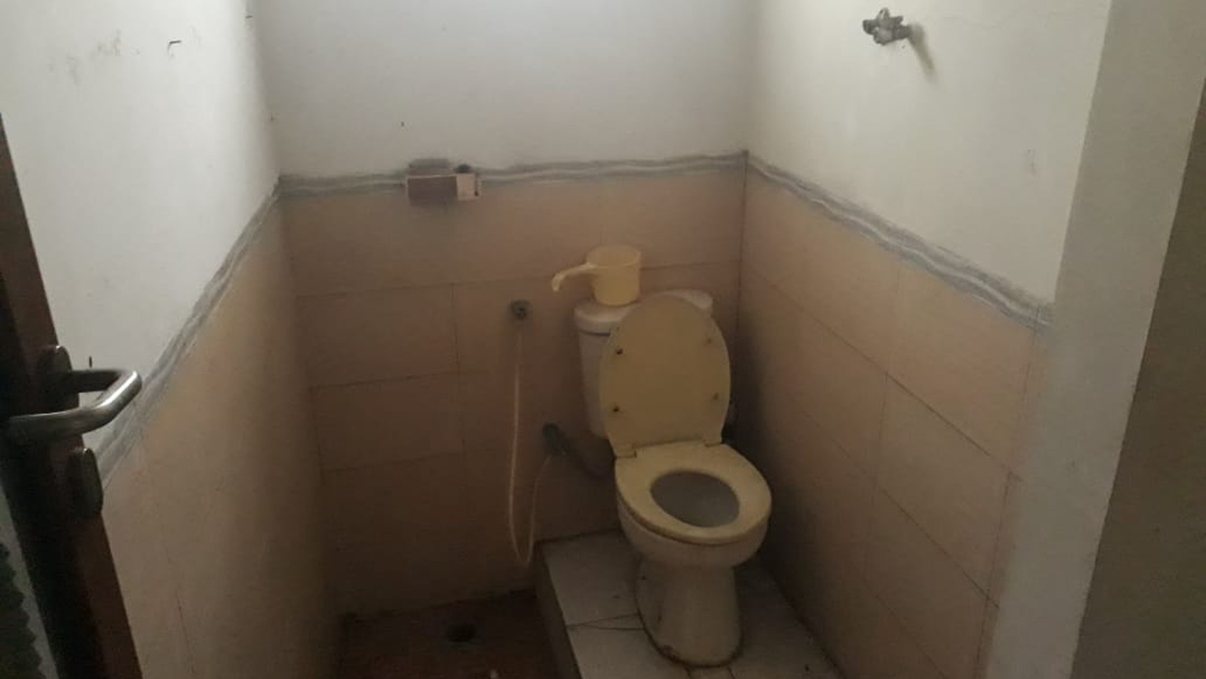 Rumah Hitung Tanah Area Cipete