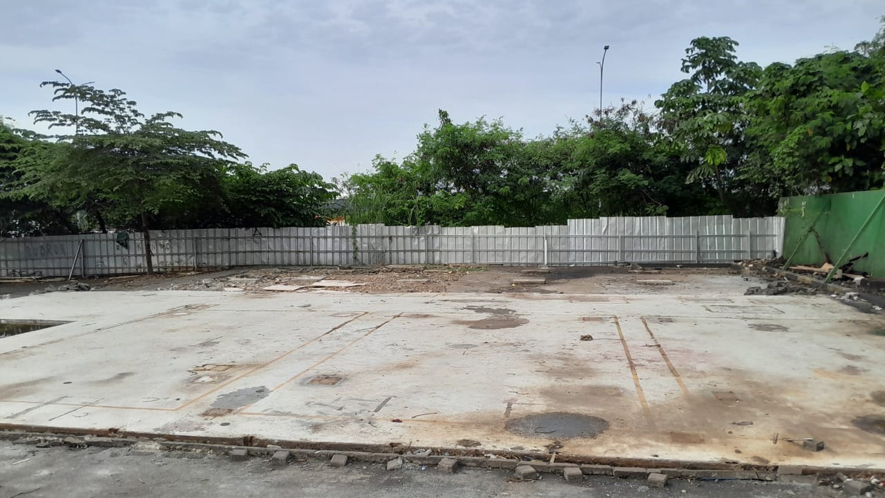 Investasi Terbaik Tanah Komersial Murah di bawah NJOP di lokasi emas di Jalan alternatif Cibubur