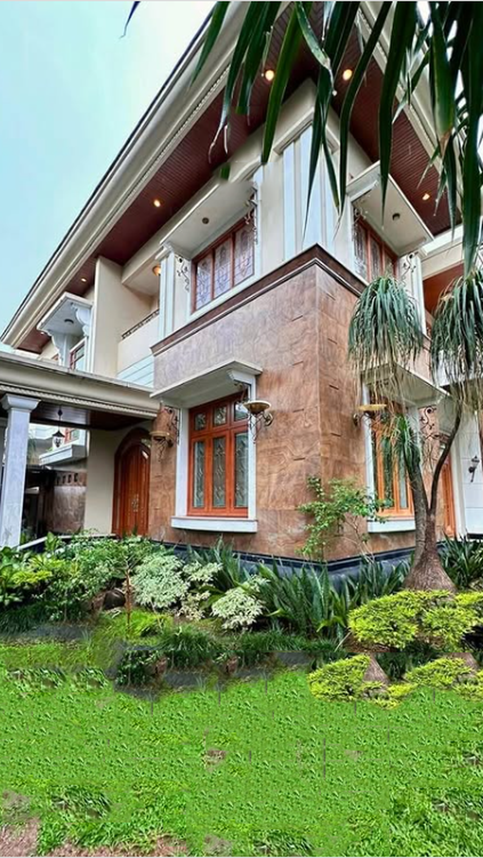 Rumah Mewah dengan Pool di Brawijaya, Kebayoran Baru, Jakarta