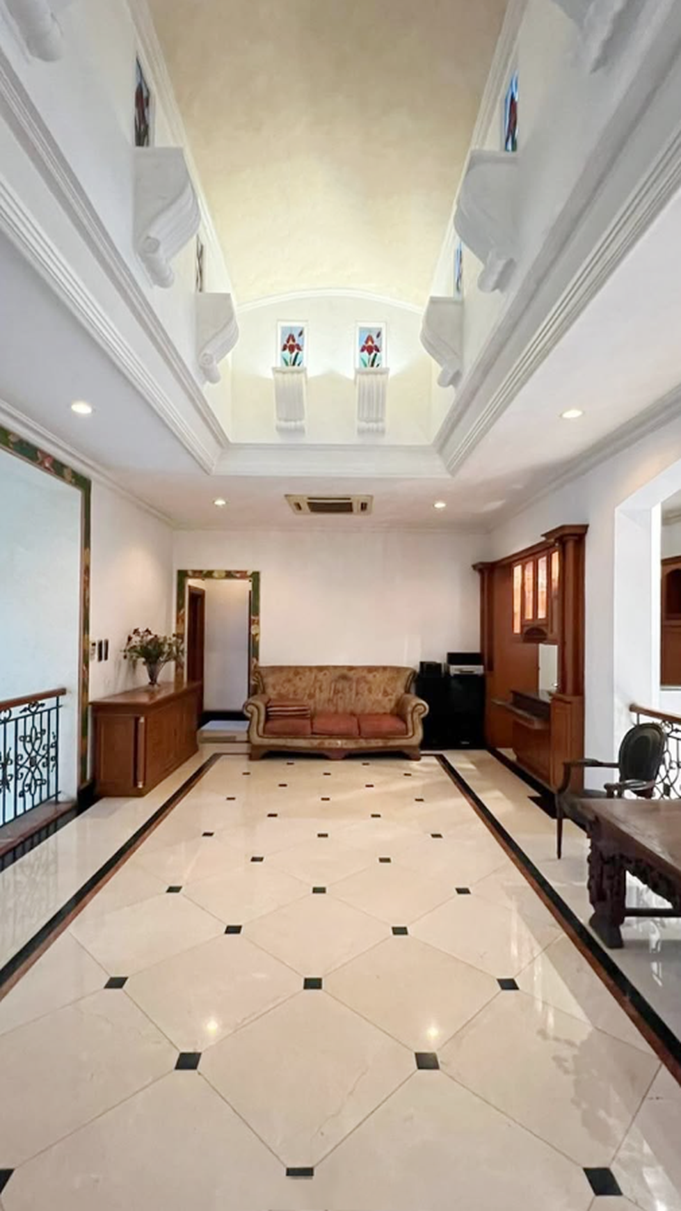 Rumah Mewah dengan Pool di Brawijaya, Kebayoran Baru, Jakarta