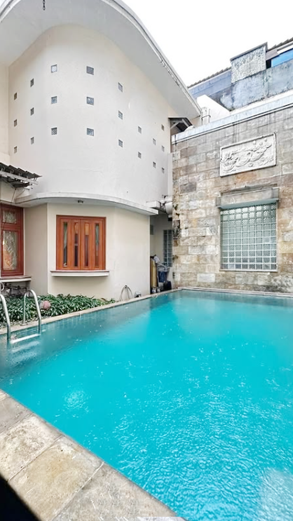 Rumah Mewah dengan Pool di Brawijaya, Kebayoran Baru, Jakarta