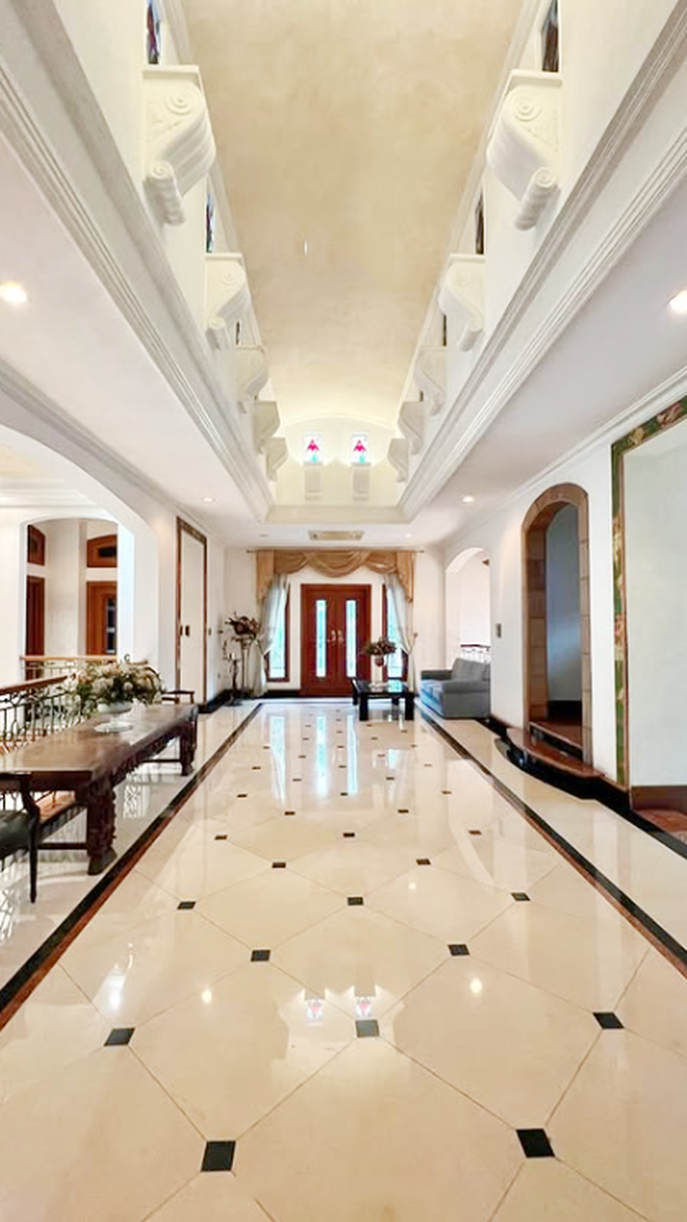 Rumah Mewah dengan Pool di Brawijaya, Kebayoran Baru, Jakarta