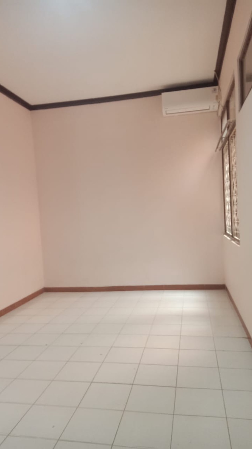 Di Sewa Rumah 2 Lantai Nyaman dan Asri di Bintaro, Sektor 5