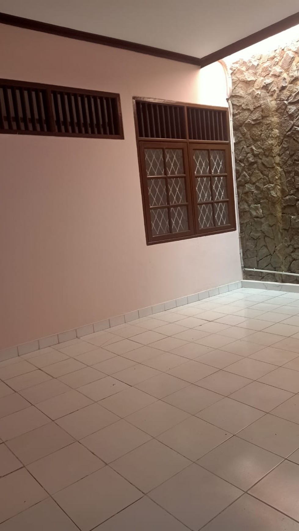 Di Sewa Rumah 2 Lantai Nyaman dan Asri di Bintaro, Sektor 5