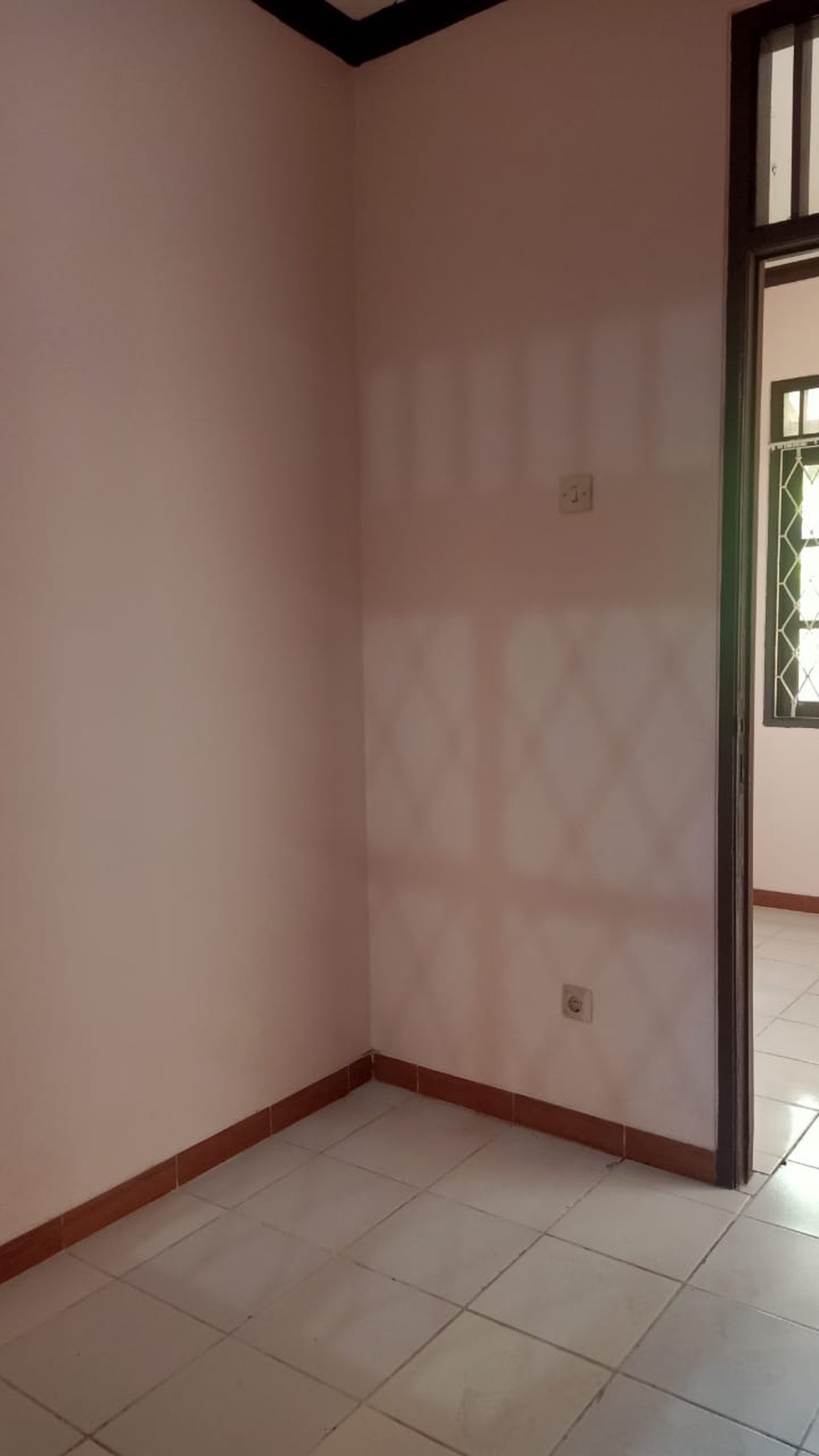 Di Sewa Rumah 2 Lantai Nyaman dan Asri di Bintaro, Sektor 5