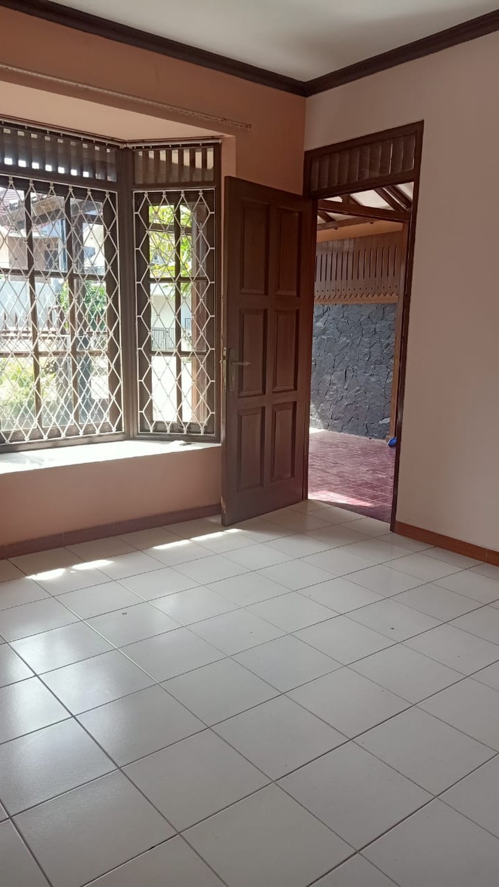 Di Sewa Rumah 2 Lantai Nyaman dan Asri di Bintaro, Sektor 5