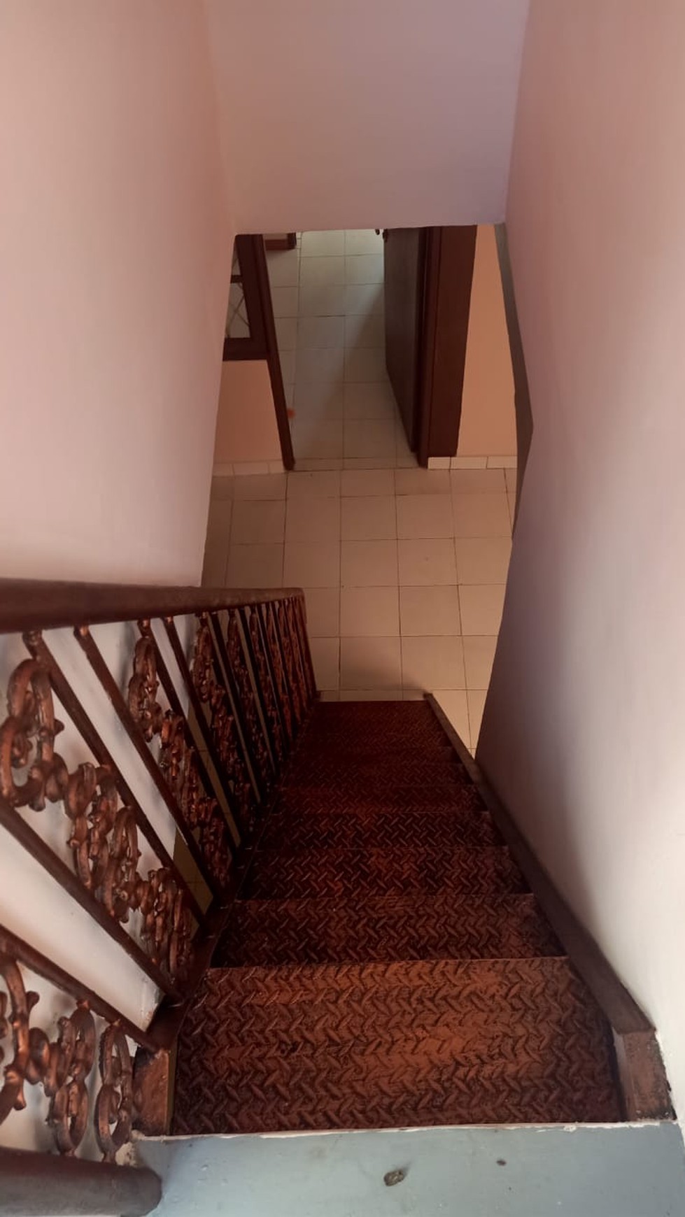 Di Sewa Rumah 2 Lantai Nyaman dan Asri di Bintaro, Sektor 5