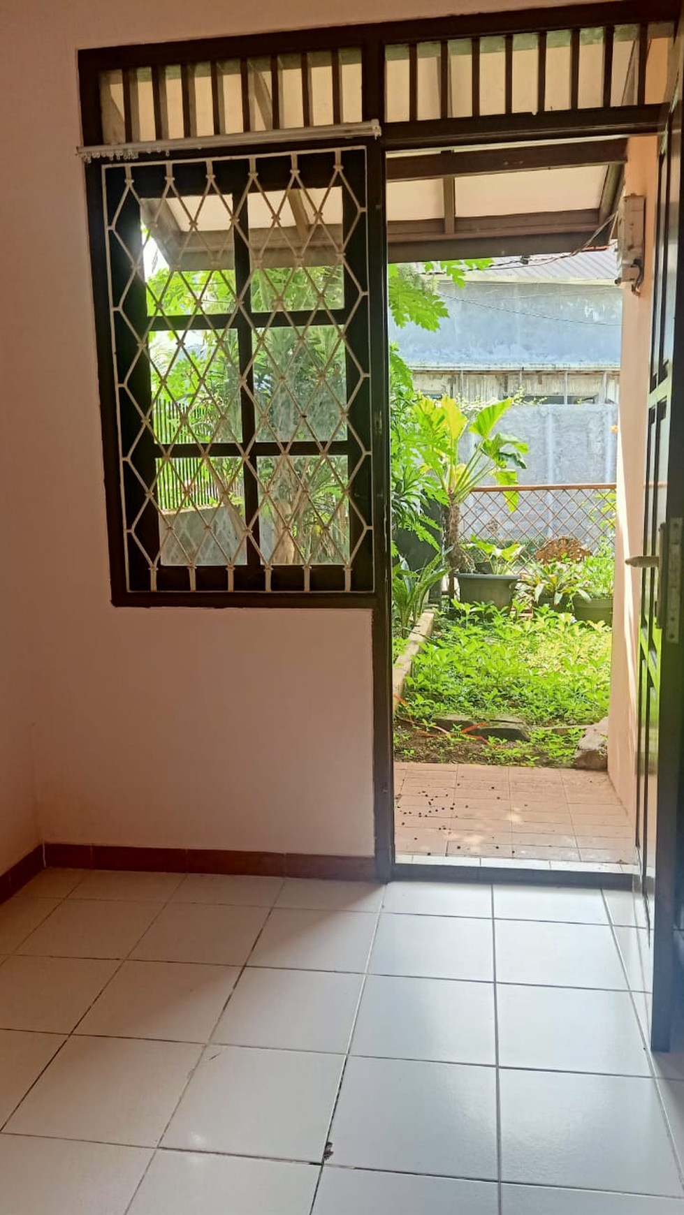 Di Sewa Rumah 2 Lantai Nyaman dan Asri di Bintaro, Sektor 5