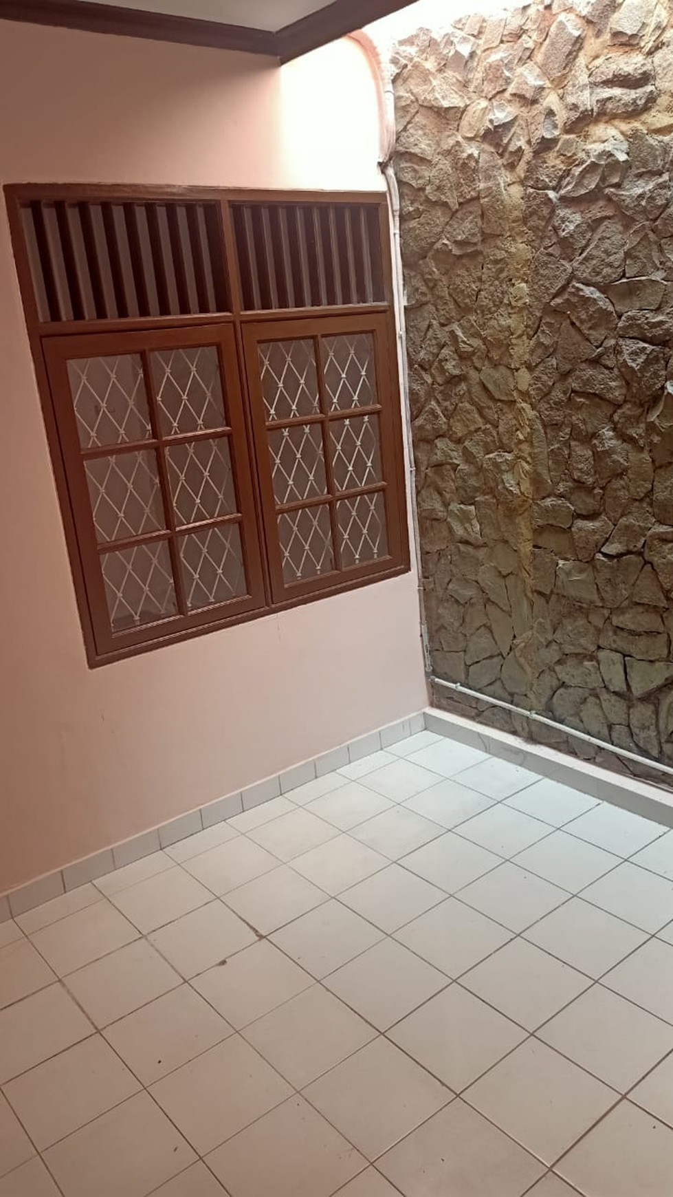 Di Sewa Rumah 2 Lantai Nyaman dan Asri di Bintaro, Sektor 5