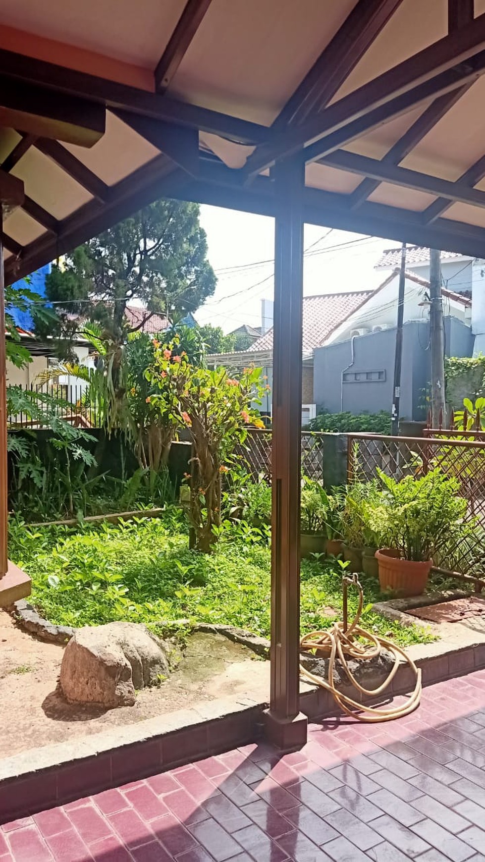 Di Sewa Rumah 2 Lantai Nyaman dan Asri di Bintaro, Sektor 5