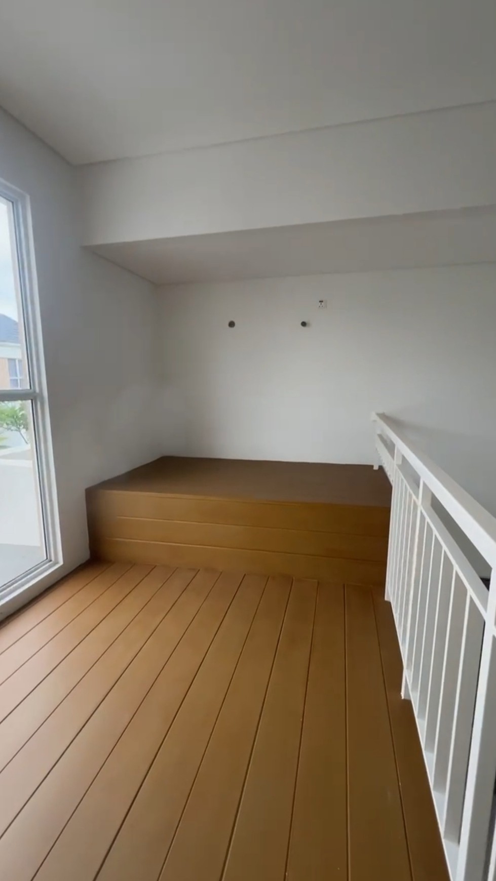 Flash Sale. Rumah modern Paramount Petals cluster Aster