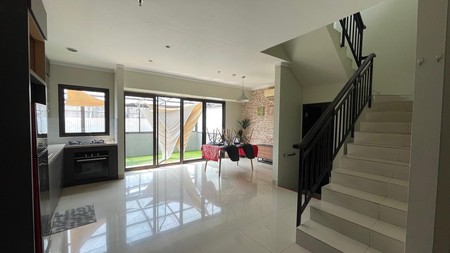 DIJUAL RUMAH TOWN HOUSE COSMO PARK DI ATAS MALL THAMRIN CITY