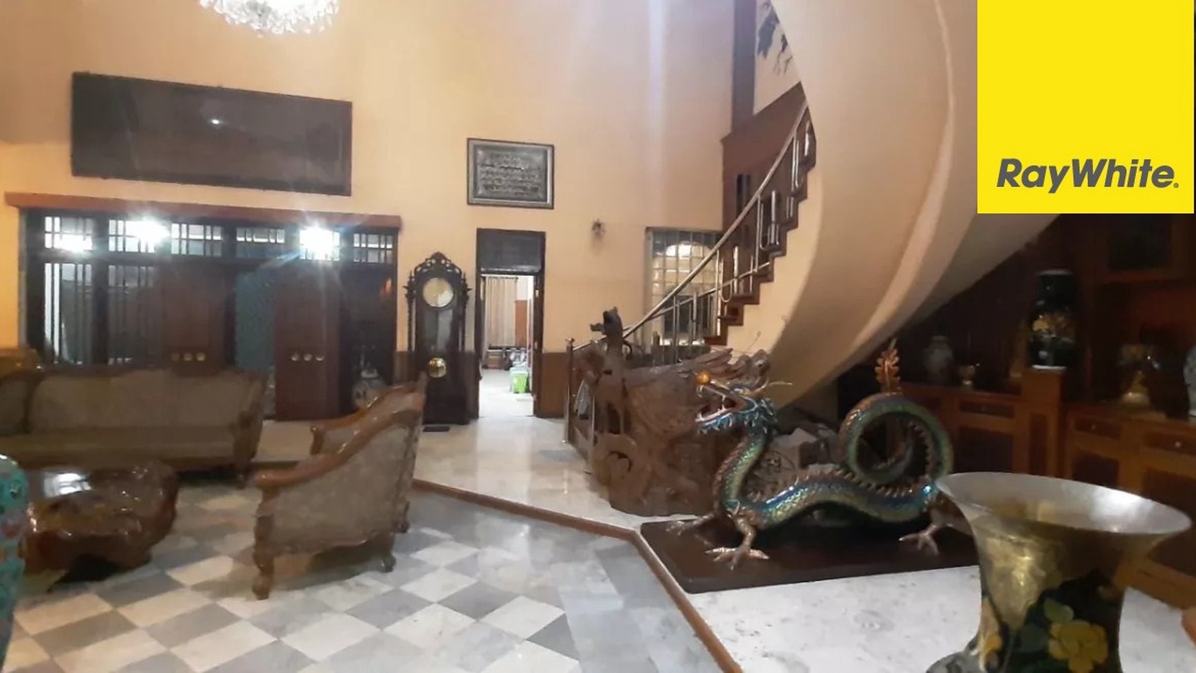 Dijual Rumah Mewah 2 lantai di Ketintang Permai Surabaya
