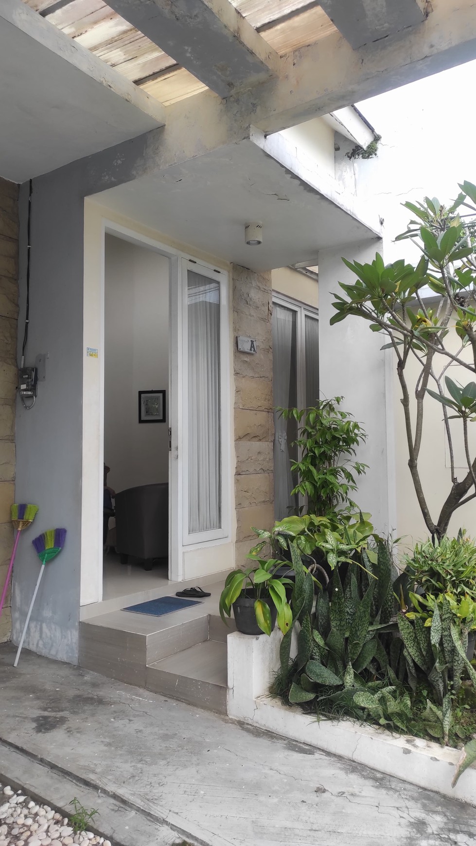 Rumah Tinggal Minimalis Lokasi Strategis Dekat Pasar Gentan Ngaglik Sleman 