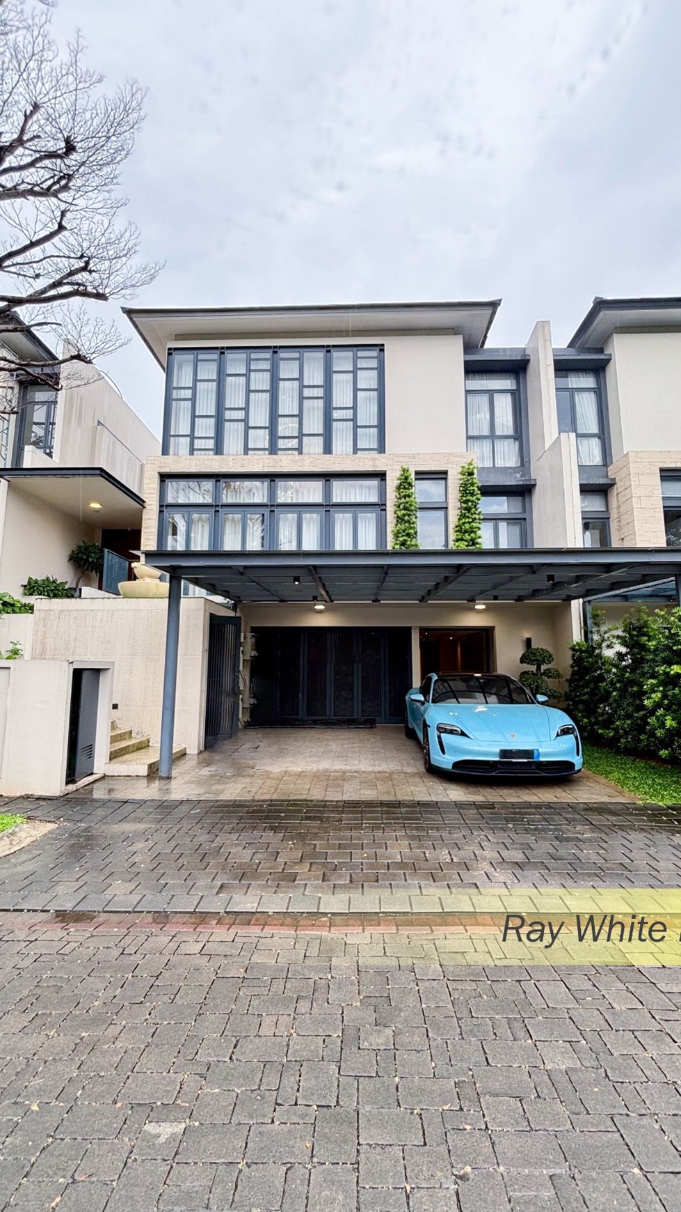 RUMAH MEWAH FULLFURNISH DI KAWASAN NAVAPARK BSD CITY, TANGERANG SELATAN.