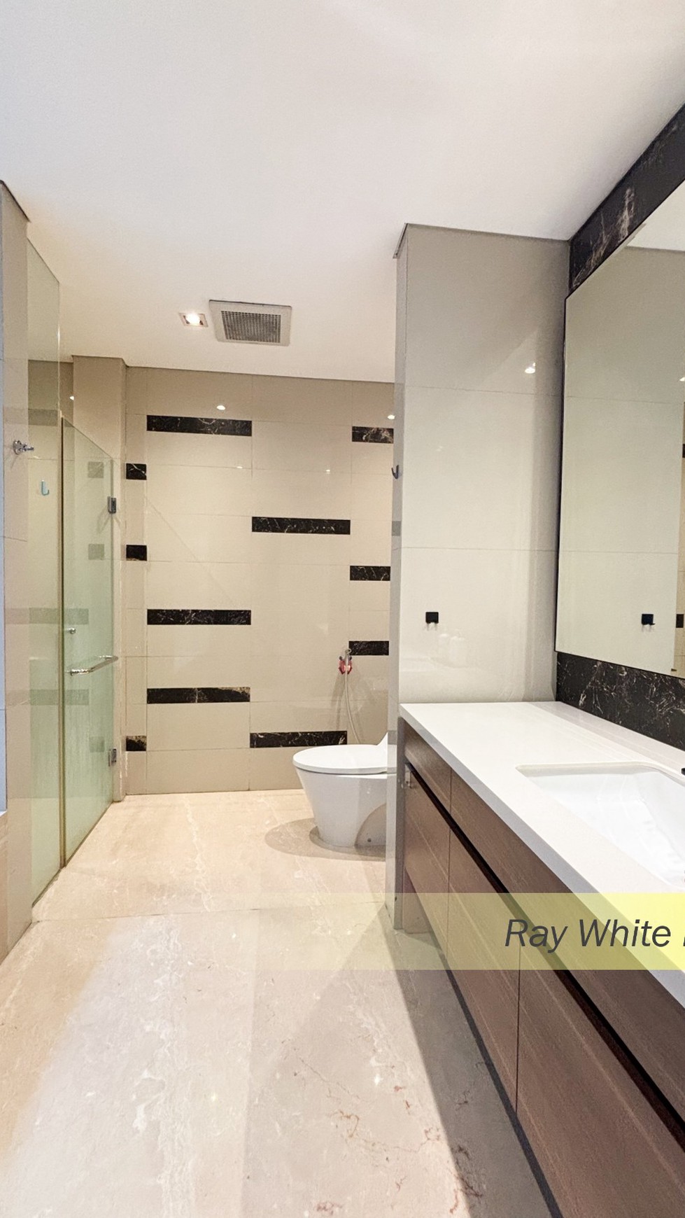 RUMAH MEWAH FULLFURNISH DI KAWASAN NAVAPARK BSD CITY, TANGERANG SELATAN.