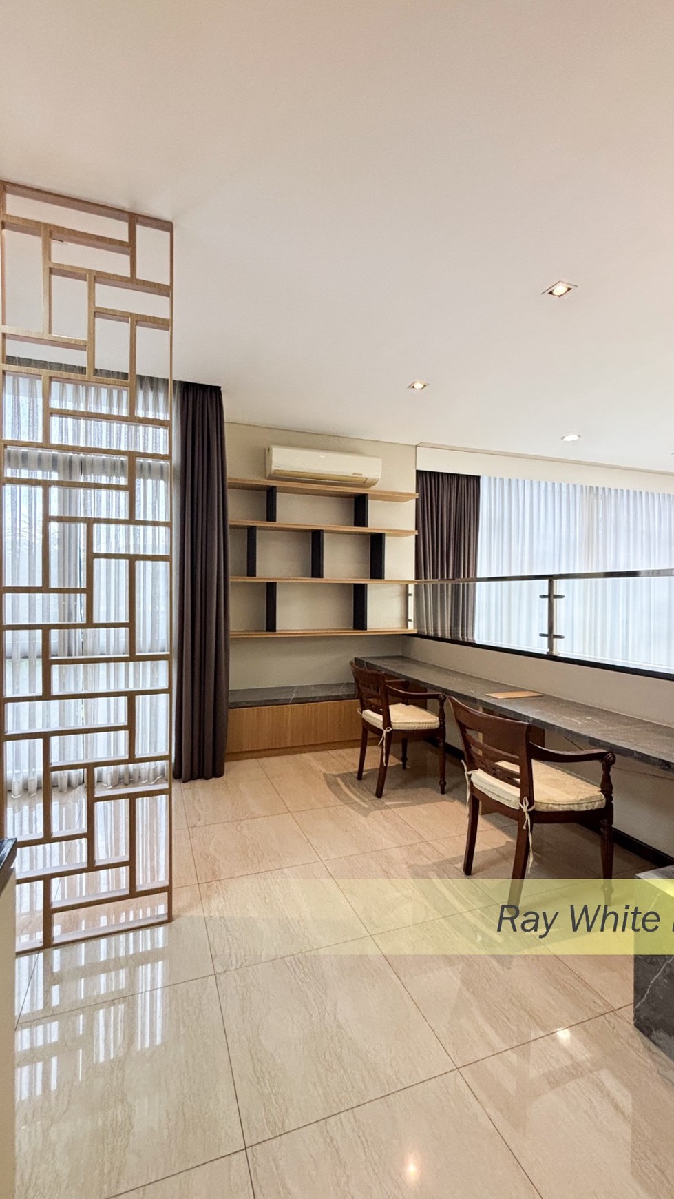 RUMAH MEWAH FULLFURNISH DI KAWASAN NAVAPARK BSD CITY, TANGERANG SELATAN.
