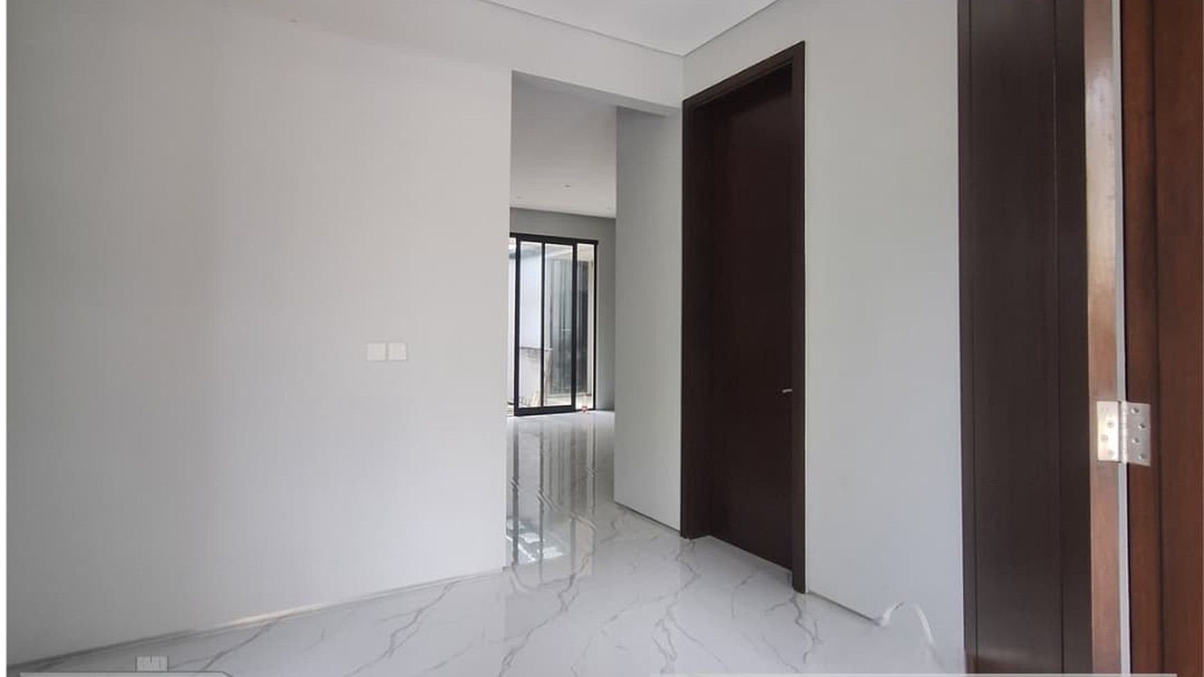 DIJUAL NEW HOUSE DENGAN DESIN MODERN MINIMALIS 2 LANTAI DAN SIAP HUNI - CITRALAND 