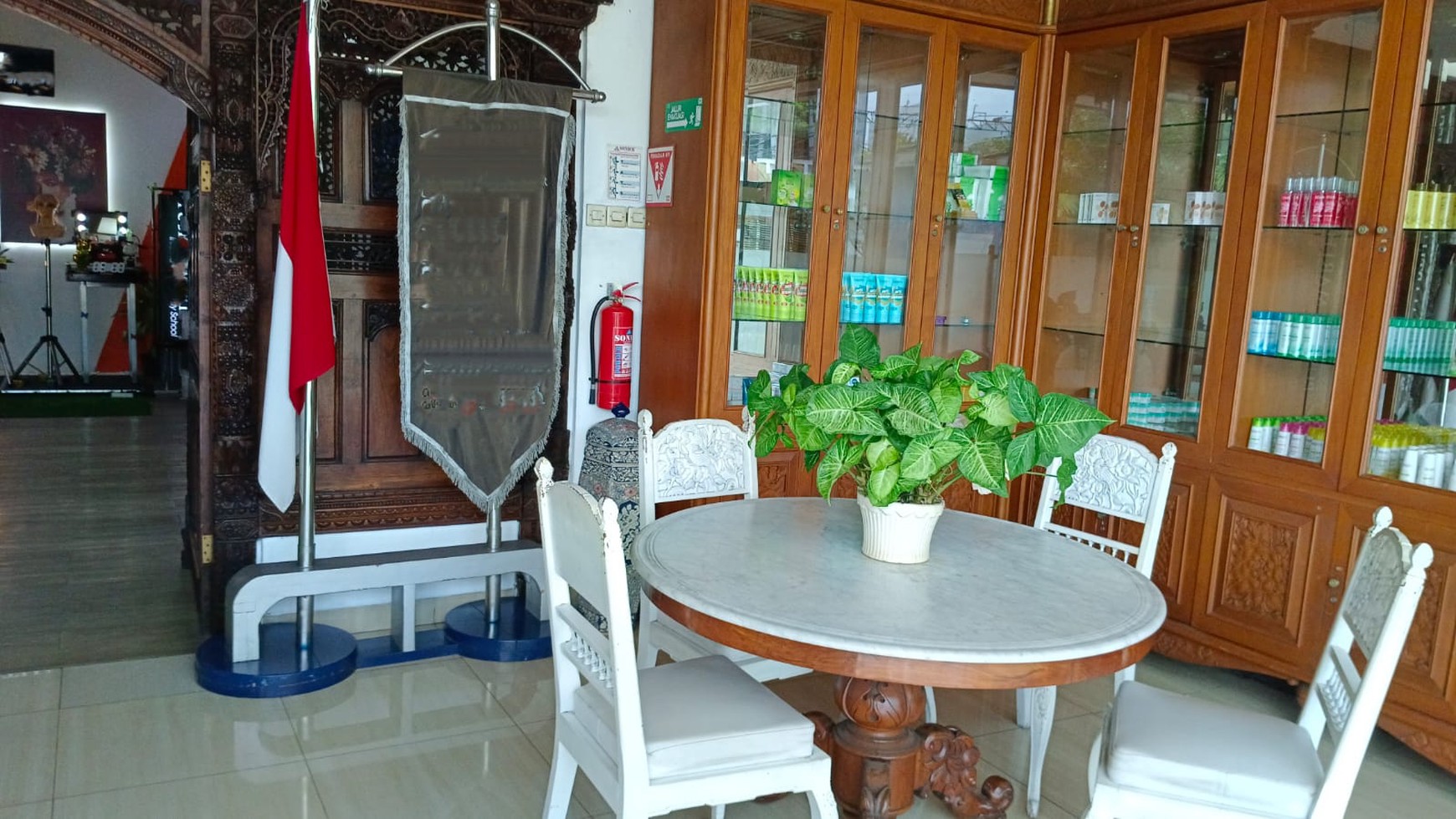 Dijual cepat gedung kantor lokasi komersil di pusat kota Menteng Jakarta Pusat