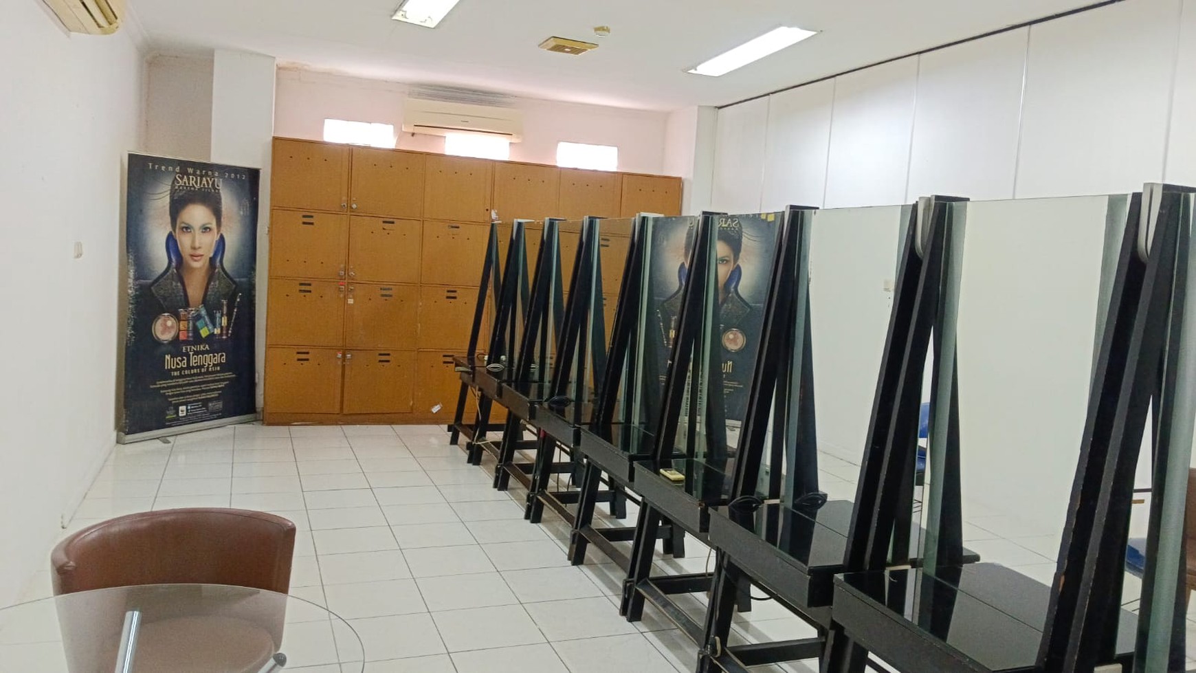 Dijual cepat gedung kantor lokasi komersil di pusat kota Menteng Jakarta Pusat