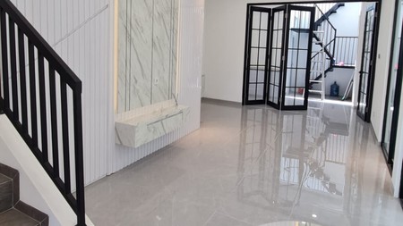 Dijual Rumah Baru Di Darmo Permai Timur, Surabaya