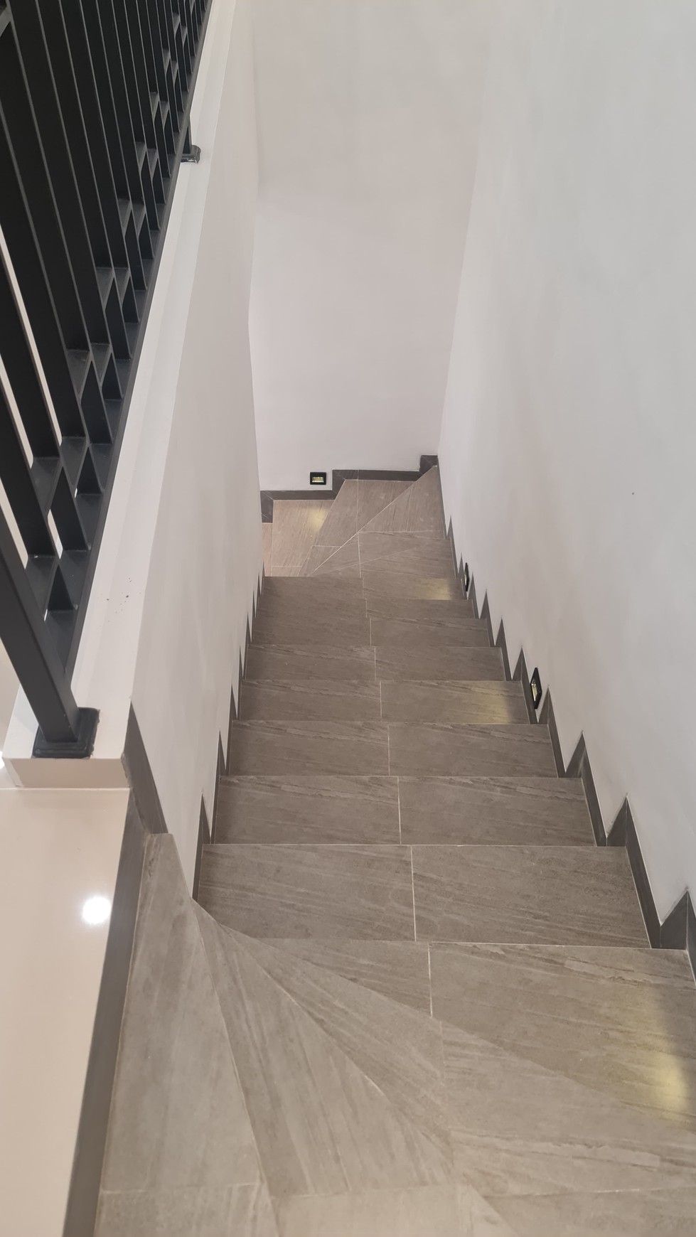Dijual Rumah Baru Di Darmo Permai Timur, Surabaya