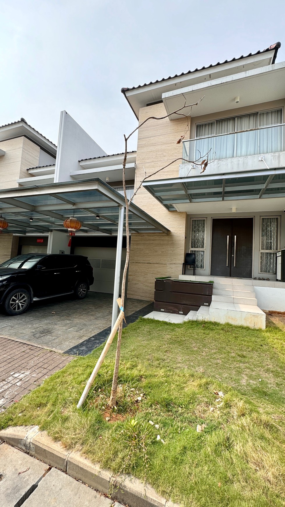 Rumah Mewah di Cluster Violin Golf Island PIK2