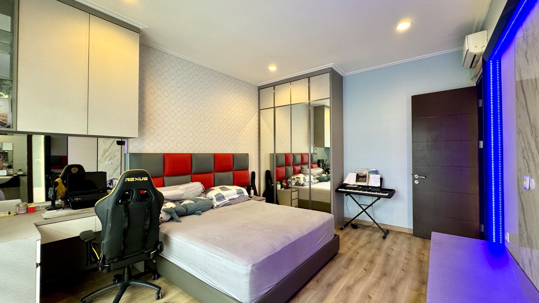 Rumah Mewah di Cluster Violin Golf Island PIK2