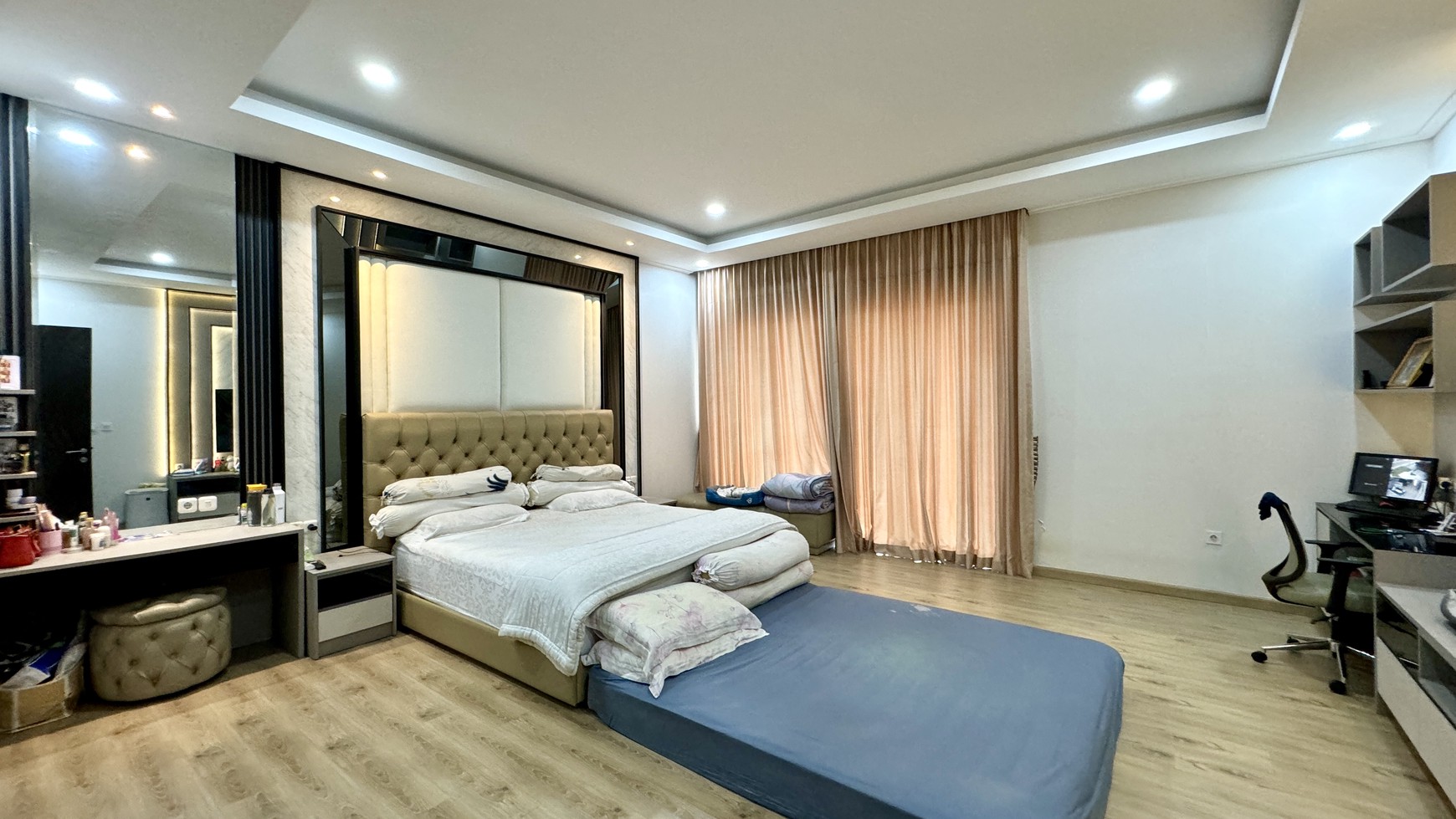 Rumah Mewah di Cluster Violin Golf Island PIK2