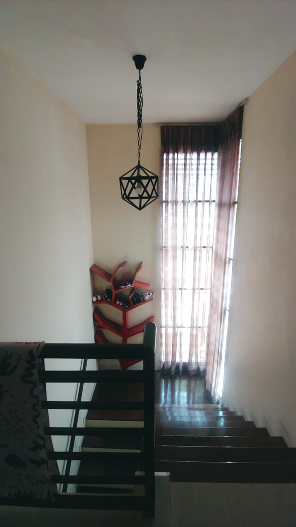 Rumah 2 Lantai Cantik dengan Design Modern dan Siap Huni @Pondok Aren