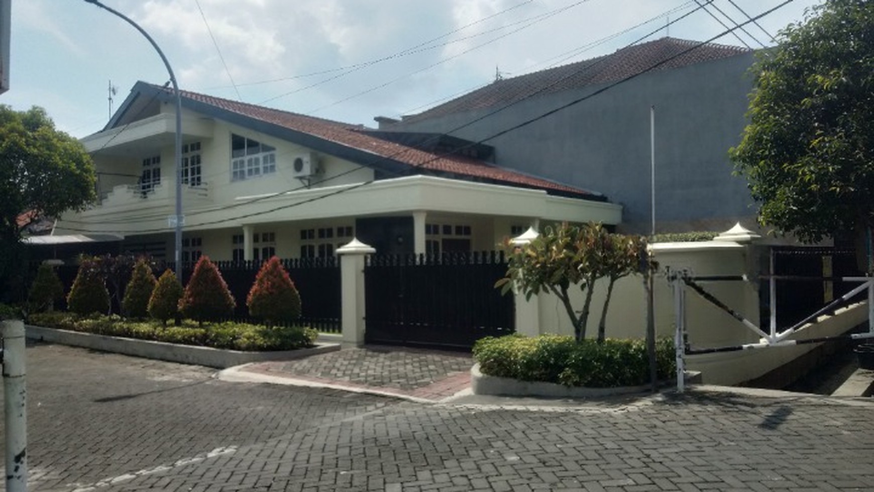 Dijual cepat Rumah Hoek Siap Huni 350/250 Ketintang 5,9 M nego