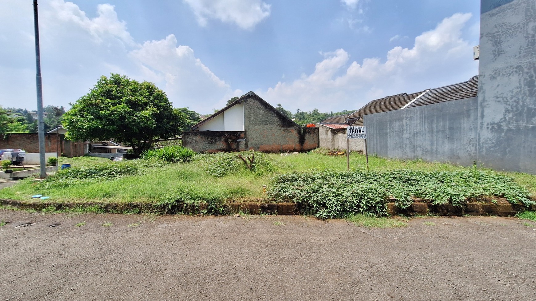 Tanah Siap Bangun Posisi Hook di Komplek Nyaman dan Akses Mudah Cinere