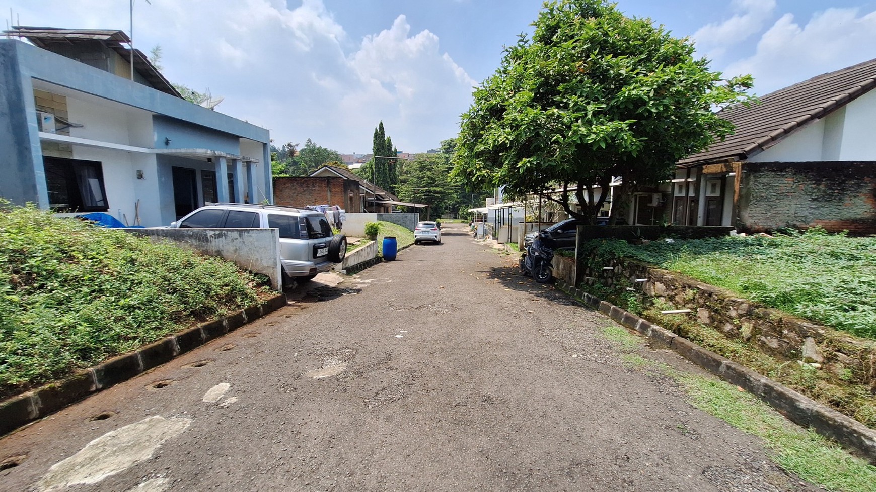 Tanah Siap Bangun Posisi Hook di Komplek Nyaman dan Akses Mudah Cinere