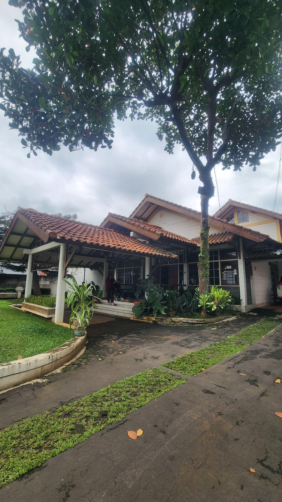 Rumah Super Luas di Bandung - Lokasi Strategis  Harga Spesial