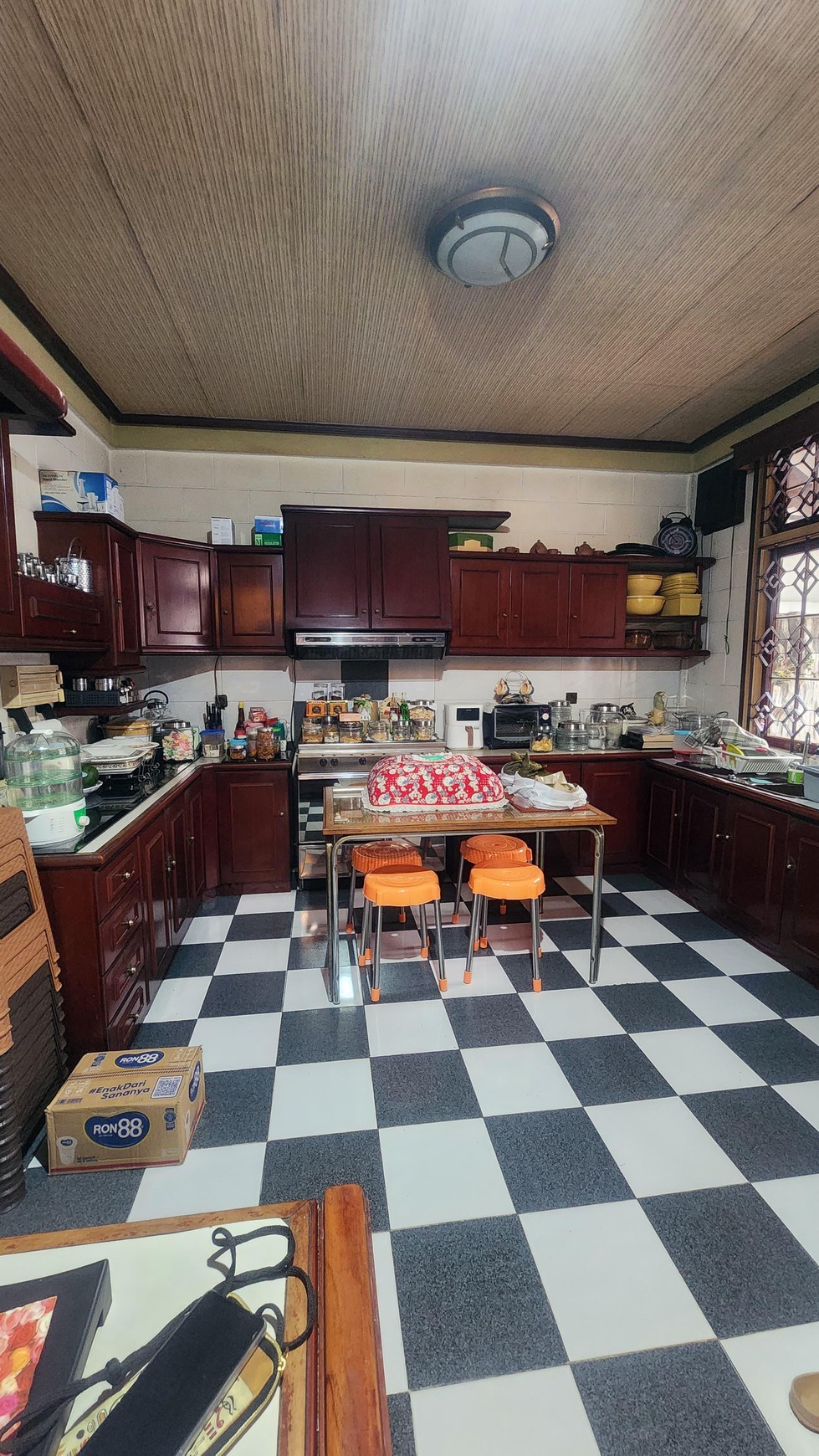 Rumah Super Luas di Bandung - Lokasi Strategis  Harga Spesial