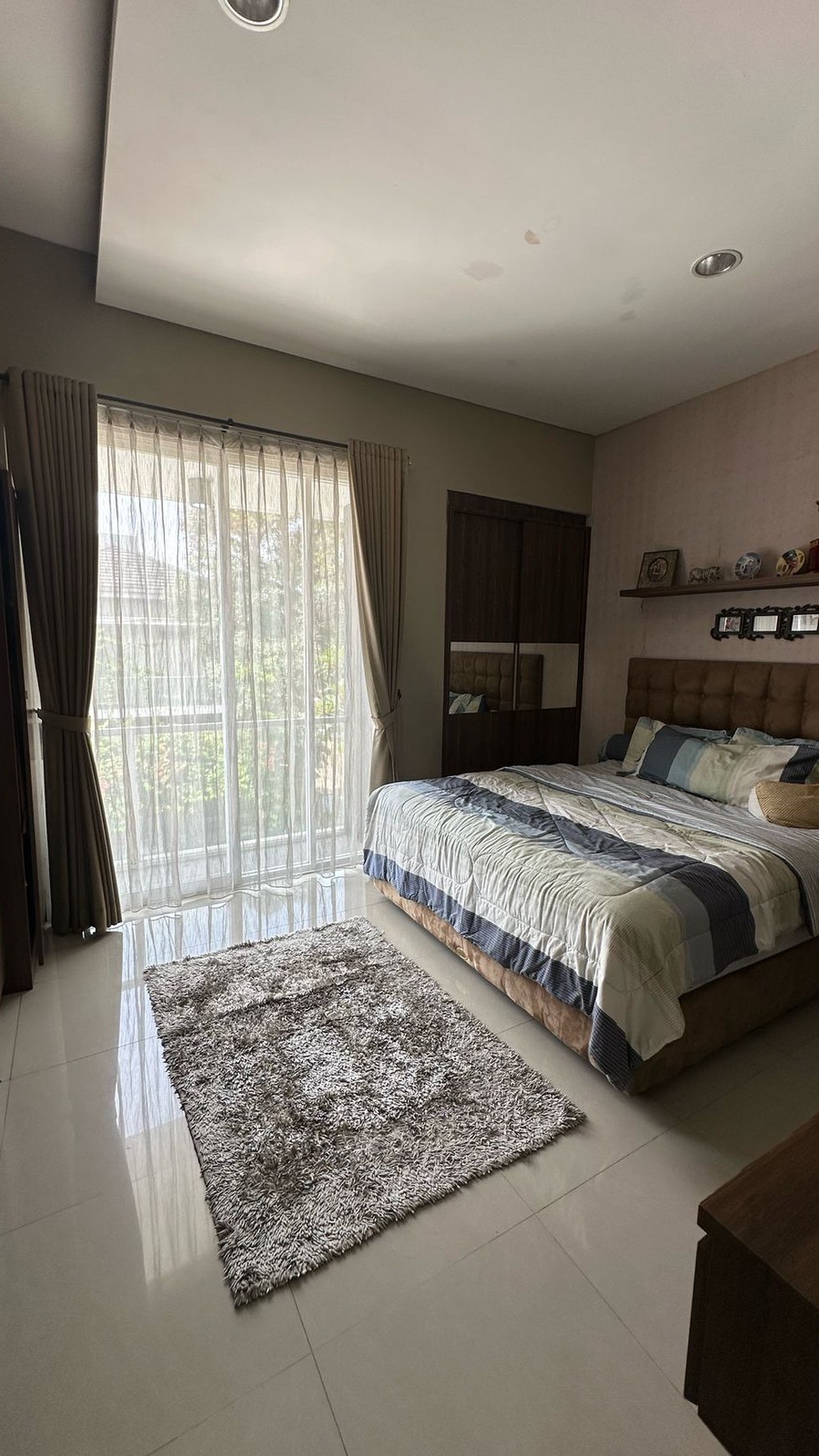 Rumah Bagus, Semi furnished, lokasi strategis di Bintaro Sektor 3A