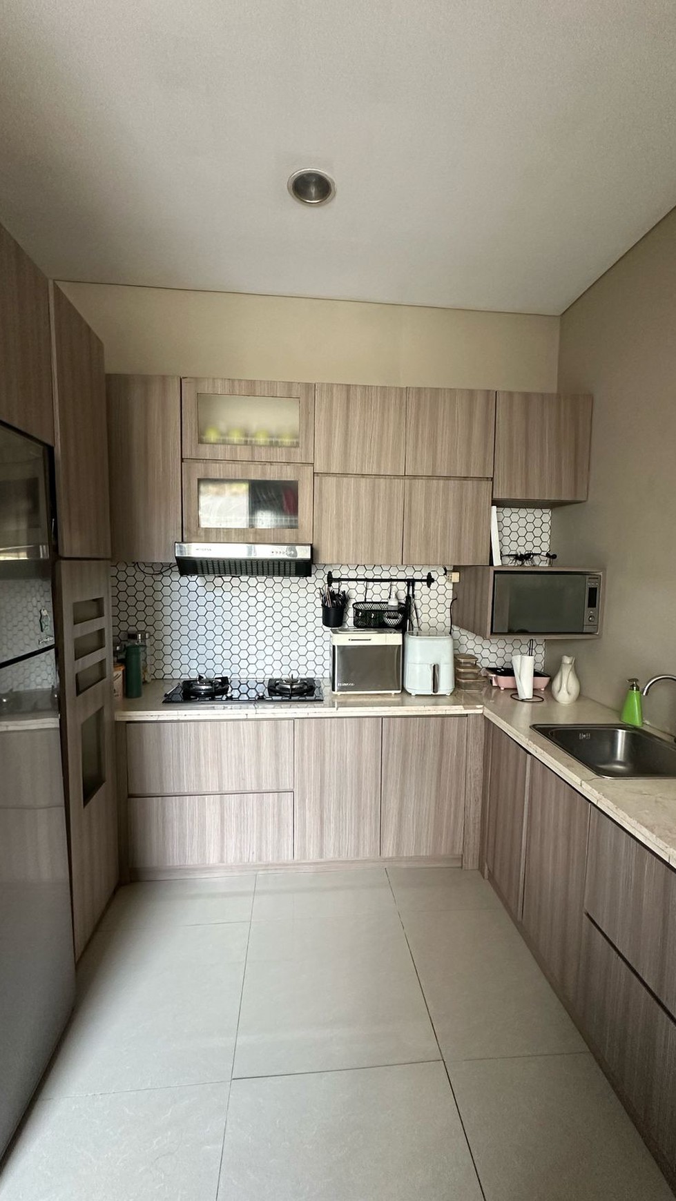 Rumah Bagus, Semi furnished, lokasi strategis di Bintaro Sektor 3A