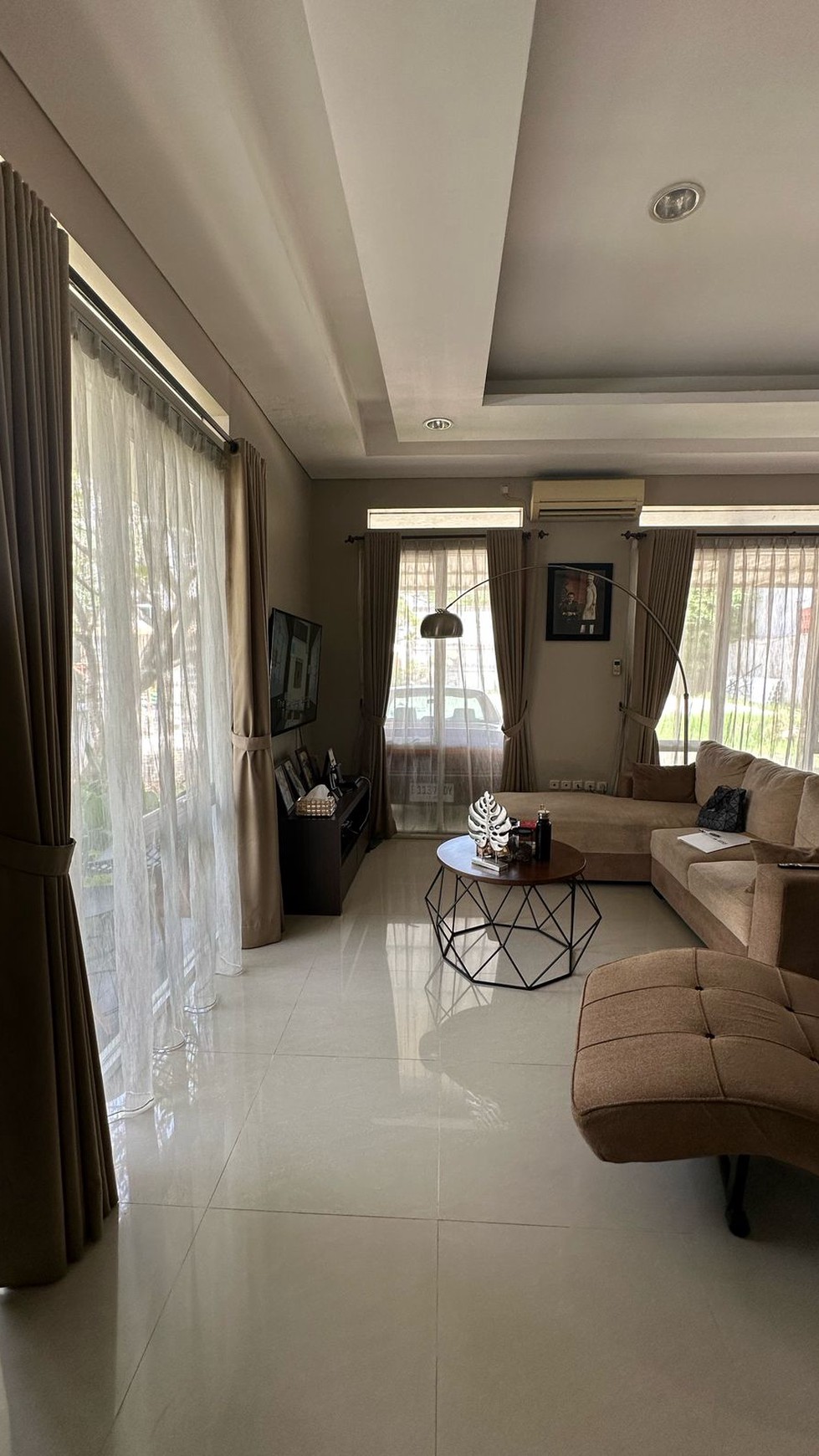 Rumah Bagus, Semi furnished, lokasi strategis di Bintaro Sektor 3A