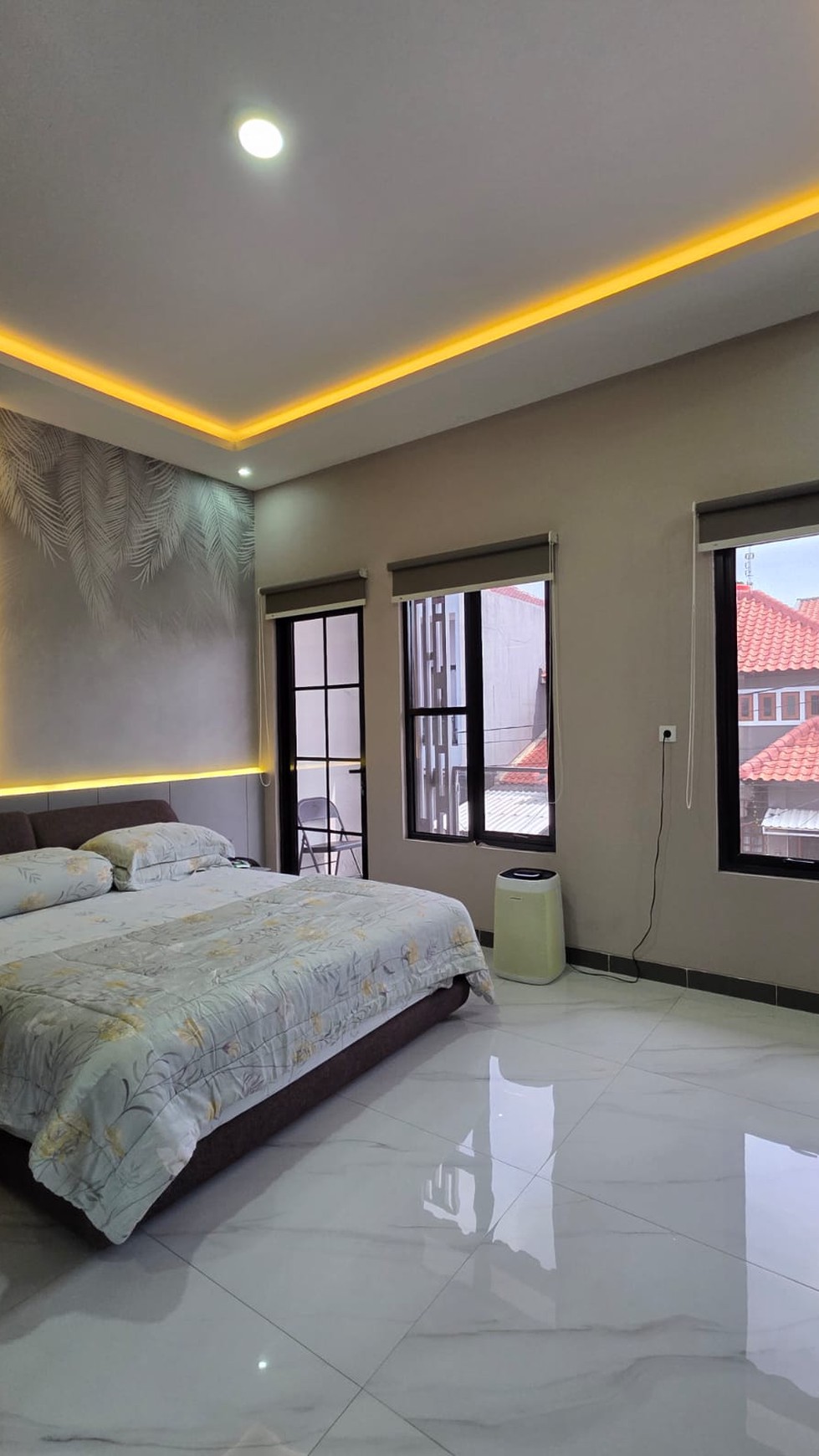 Dijual Rumah Kondisi Rapi dan Siap Huni Harga Masuk Akal di Taman Parahyangan - Lippo Karawaci Tangerang