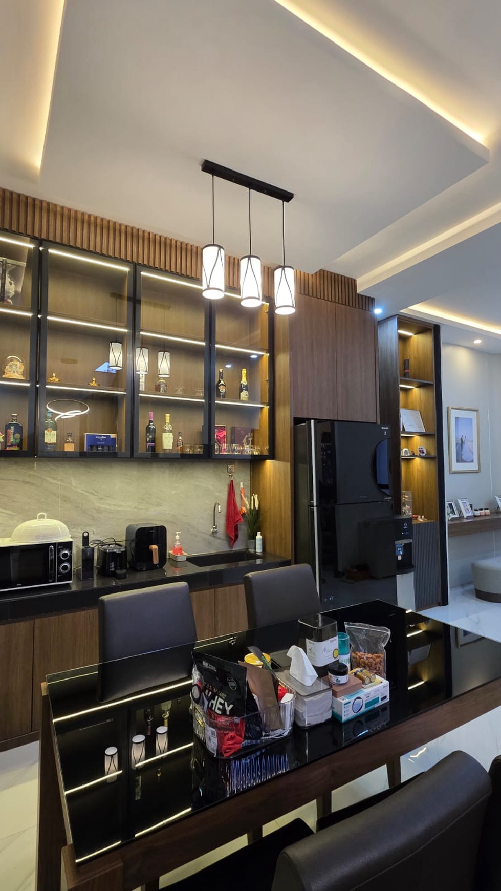 Dijual Rumah Kondisi Rapi dan Siap Huni Harga Masuk Akal di Taman Parahyangan - Lippo Karawaci Tangerang