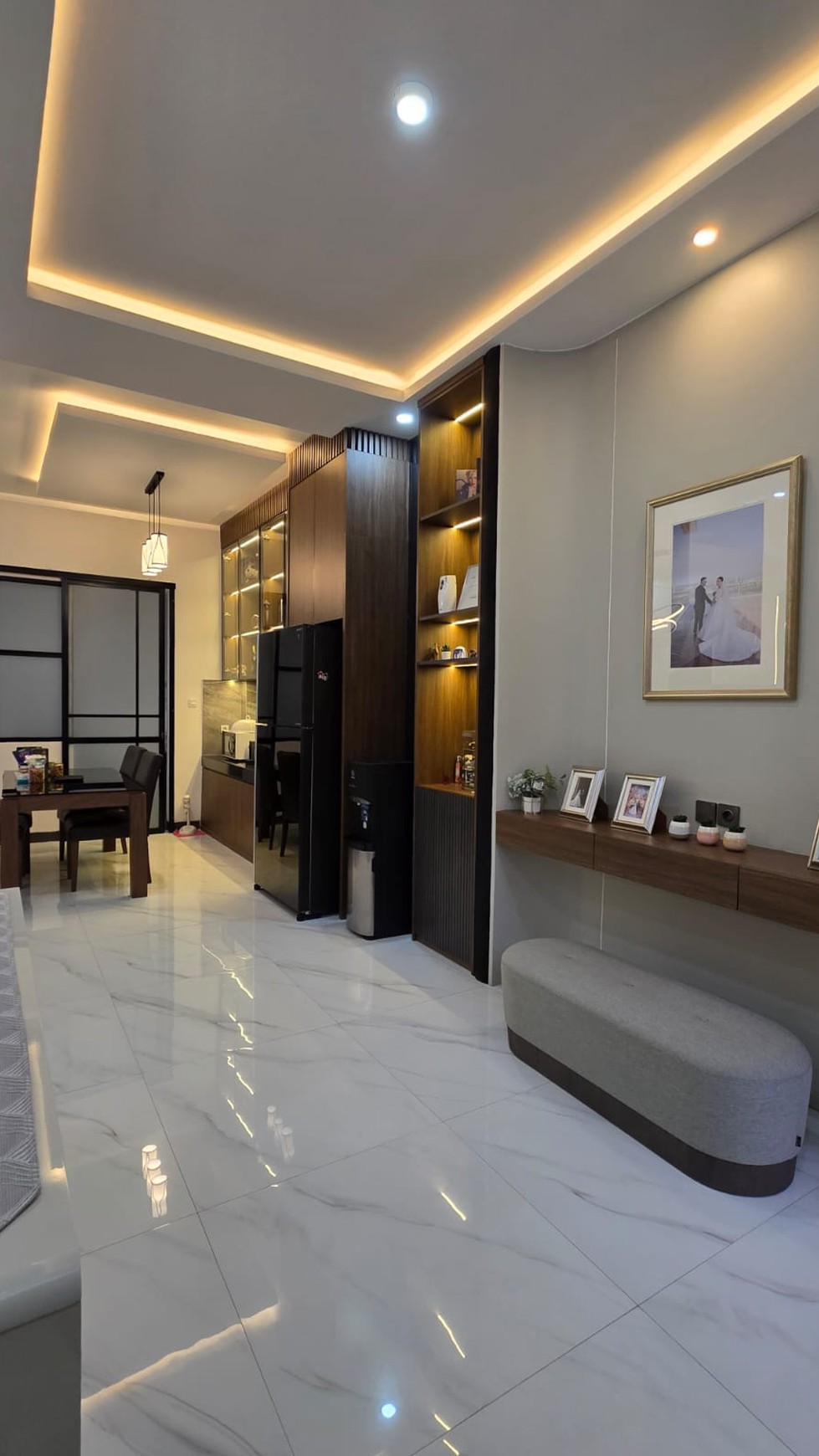 Dijual Rumah Kondisi Rapi dan Siap Huni Harga Masuk Akal di Taman Parahyangan - Lippo Karawaci Tangerang