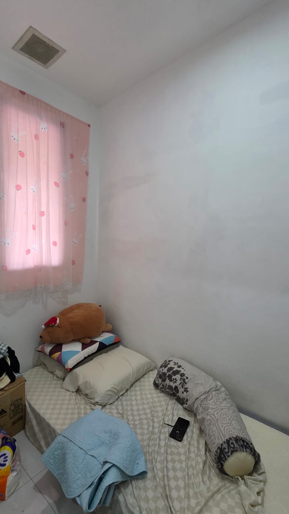 Dijual Rumah Kondisi Rapi dan Siap Huni Harga Masuk Akal di Taman Parahyangan - Lippo Karawaci Tangerang